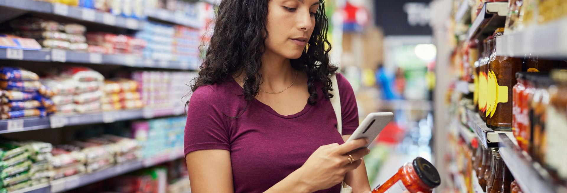 Supermercados inteligentes: Cómo la tecnología cambia la forma de comprar 
