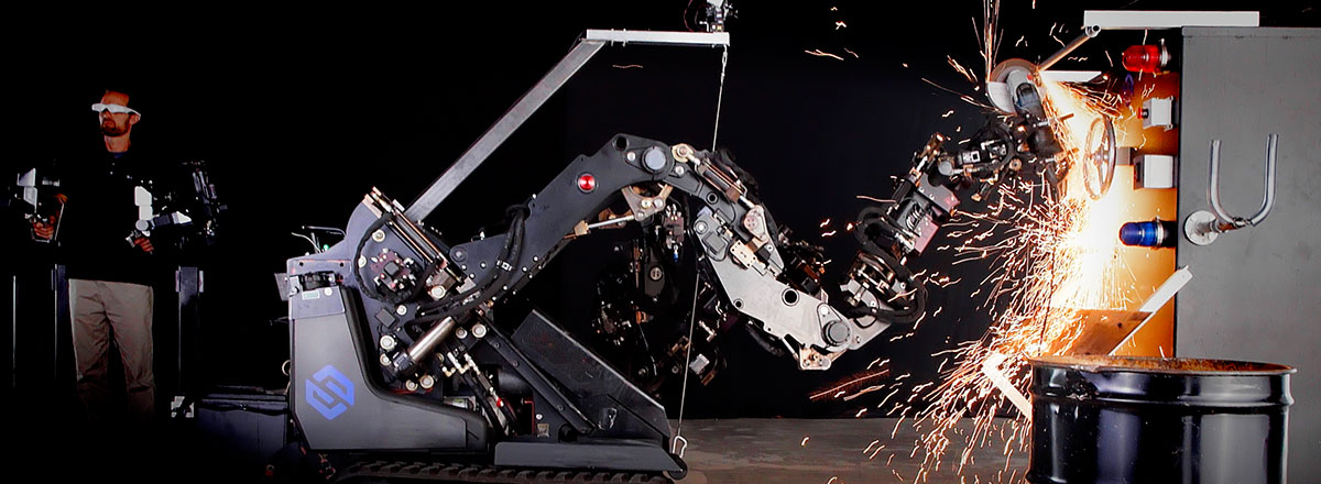 El esqueleto robótico permite cubrir el cuerpo de los operarios y evitar lesiones- ÓN