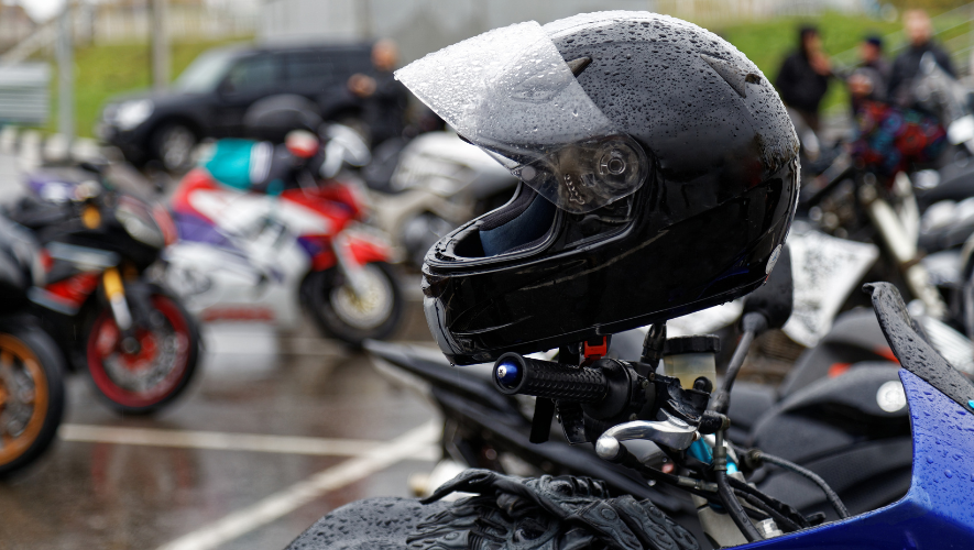 Consejos para conducir en moto con lluvia - ÓN